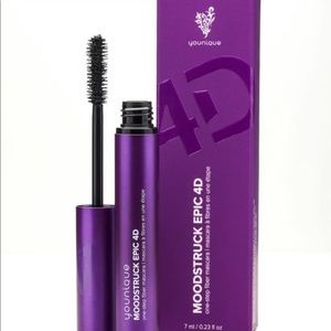 4D mascara with fibers